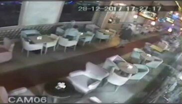 AVM'de nefes kesen operasyon kamerada