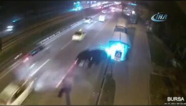 Bursa'da facia teğet geçti! O anlar kamerada...