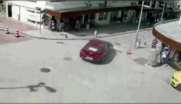 Kocaeli'de trafik kazaları MOBESE'lere yansıdı