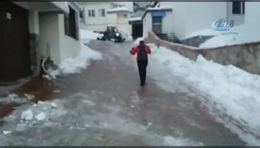 Bursa Uludağ'da şelalede mahsur kaldılar