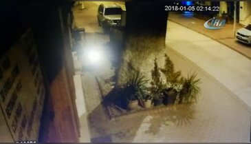 Bursa'da yaşlı kadınları dolandıranlar güvenlik kamerasına yakalandı