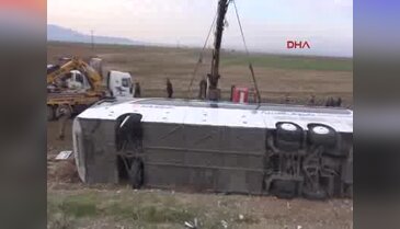 Yolcu taşıyan otobüs devrildi: 9 ölü, 28 yaralı!