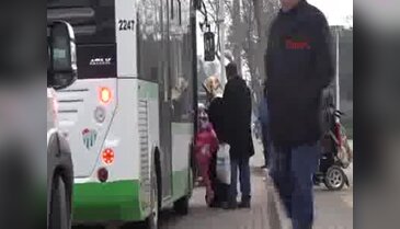 Bursa'da engelli kadının otobüslere alınmadığı anlar böyle görüntülendi