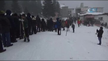 Bursa Uludağ'da metrelerce telesiyej kuyruğu