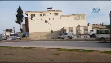 Çok sayıda tank ve fırtına obüs topları Suriye sınırına ulaştı