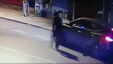 Kepengi açamayınca dükkana araçla girmeye çalıştılar