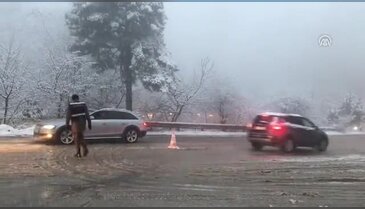 Bursa Uludağ'da yoğun kar yağışı