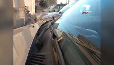 Site otoparkındaki 16 aracın üzerine mermi bırakıldı