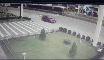Tramvay kazası güvenlik kamerasına böyle yansıdı