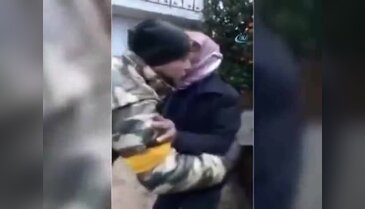 Köylüler ÖSO'yu sevinçle karşıladı