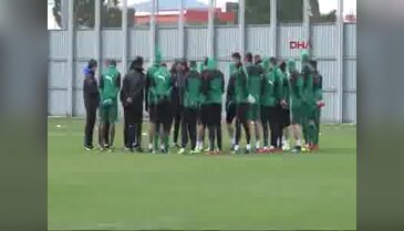 Bursaspor Teknik Direktörü Le Guen: "Takım olarak savaşmaya hazırız"