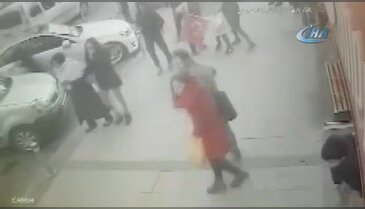 İstanbul'da silahlı saldırı: Mehmetçik'e destek için yürüyorlardı