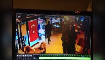 Kafede dehşet anları! Pompalı tüfekle baskın...