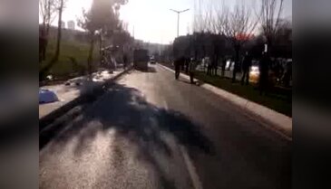 İstanbul'da otobüs durağa girdi! Ölü ve yaralılar var