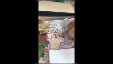 Ünlü fast food zincirinde skandal olay!