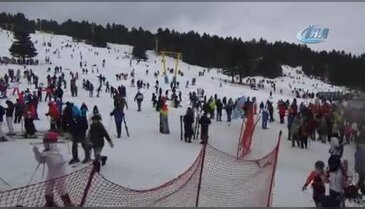 Bursa Uludağ'da pistler tıklım tıklım