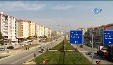 Kırmızı ışıkta geçen sürücünün çarptığı bisikletli ölümden döndü