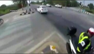 Kadın sürücü metrelerce sürüklendi