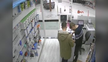 Bursa'da batarya tamircinin elinde patladı!