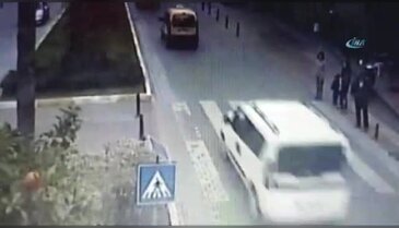 Şov yapayım derken anne ile oğluna çarptı