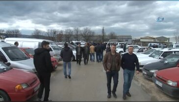 Bursa'da ikinci el oto pazarında bahar şenliği erken başladı
