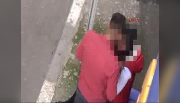 Adana'da sokak ortasında kadına şiddet