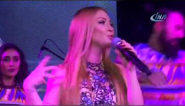 Yıldız Tilbe ve Ece Seçkin sevgililer gününde Bursa'yı coşturdu
