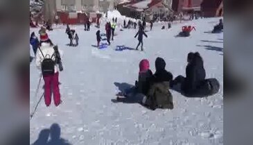 Bursa Uludağ'da poşetli kayak (Uludağ'ın imajına zarar veriyorlar)