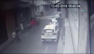 İstanbul'da sokak ortasında silahlı çatışma