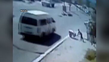 Açık rögar motosikletliyi canından ediyordu