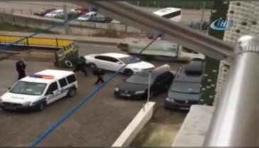 Bursa plakalı araç yürekler ağza getirdi! Polis ateş açınca...