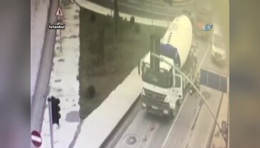 İstanbul'da beton mikseri dehşeti kamerada!