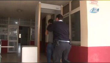 Adana'da mendil satan kıza tacize linç girişimini polis önledi