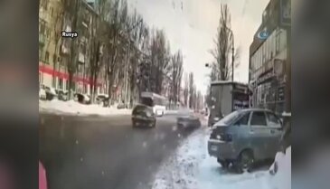 Yaşlı kadın metrelerce öteye savruldu