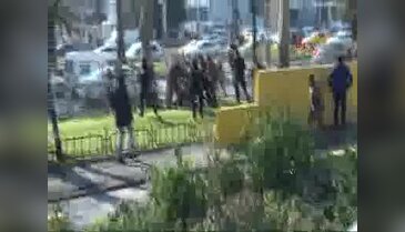 Emniyet Müdürlüğü'nün önünde hareketli dakikalar!