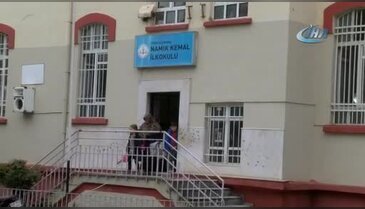 Bu da 'abi' dehşeti! 7 yaşındaki kardeşini bu hale getirdi!
