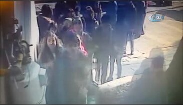 Bursa'da yürüyen merdiven faciası kameralara yansıdı!
