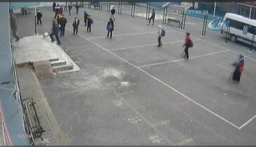 Veliden öğretmene saldırı!