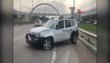 Bursa'da makas atan minibüs, otomobile çarptı: 1 yaralı