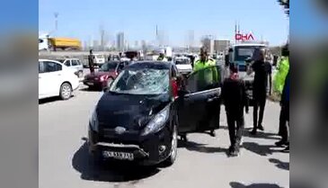 Yayaya çarptı arabası için ağladı!