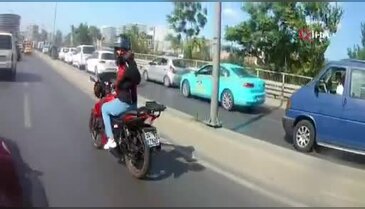 Önüne çıkan kamyonet sürücüsü yol vermeyince öfkeden deliye döndü