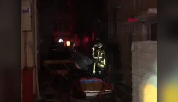 Bursa'da korku dolu anlar! Apartmanda çıkan yangın, otele sıçrayınca müşteriler panik yaşadı