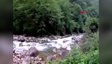 Haluk Levent, Çifte Köprü'de gitar çalıp şarkı söyledi