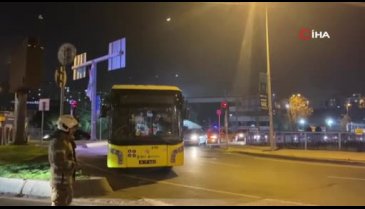 İstanbul'da İETT otobüsünün motoru yandı! Yolcular tahliye edildi