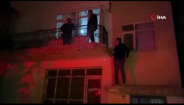 Aksaray'da suçüstü yakalanan hırsız, evin 2. katında mahsur kaldı