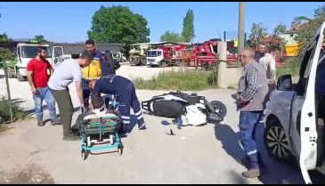 Bursa'da motosiklet dönüş yapan araca çarptı!&nbsp;2 yaralı