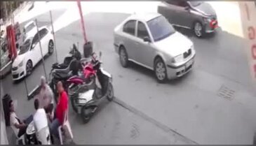 Beylikdüzü'nde faciaya ramak kala kaza