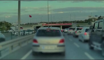 İstanbul'da olay: Tesla otopilot modundayken kontrolden çıktı!