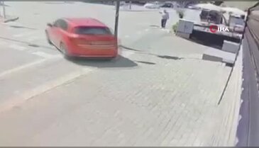 Bursa'da el frenini çekmeyi unuttu kuyumcuya daldı! Binlerce liralık zarar