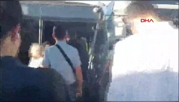 İstanbul'da feci kaza! 2 metrobüs çarpıştı!